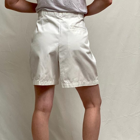 Vintage White Pleated Front Light Denim Shorts - Picture 2 of 12